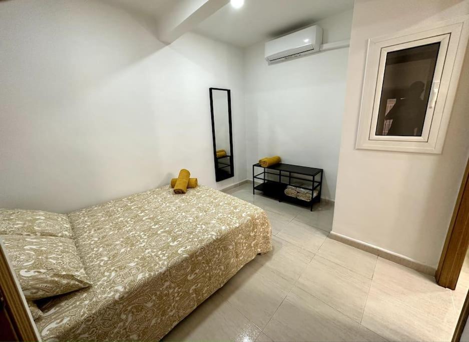 Little Horse Apartments 2 Таррагона Экстерьер фото