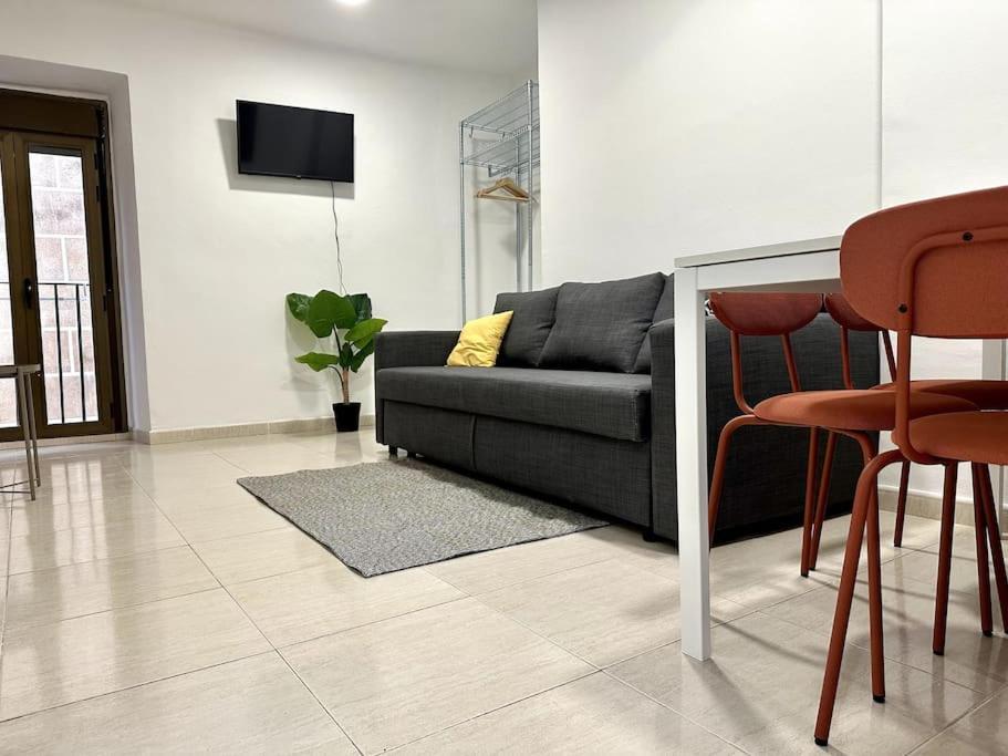 Little Horse Apartments 2 Таррагона Экстерьер фото