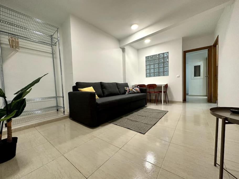 Little Horse Apartments 2 Таррагона Экстерьер фото