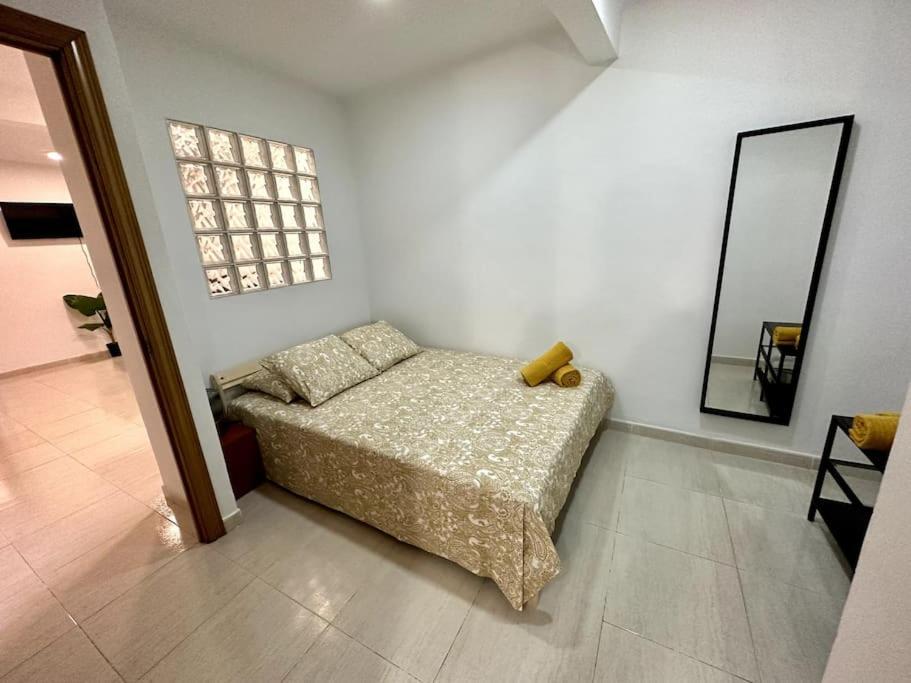 Little Horse Apartments 2 Таррагона Экстерьер фото